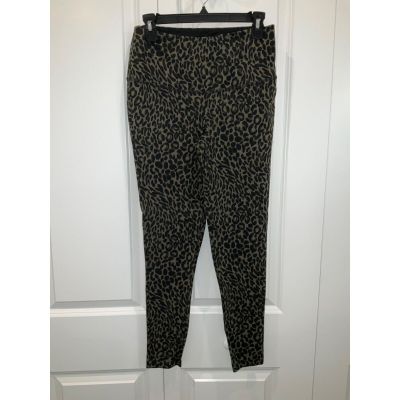 Chico’s Zenergy Green Cheetah print Leggings size 4-6 (0)