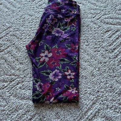 LuLaRoe Leggings One size Red And Pink Flowers On Dark Purple Background