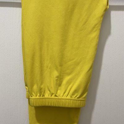 Leggings Depot Buttery Soft Solid Yellow Capri Leggings - Plus Size Fits 14-22