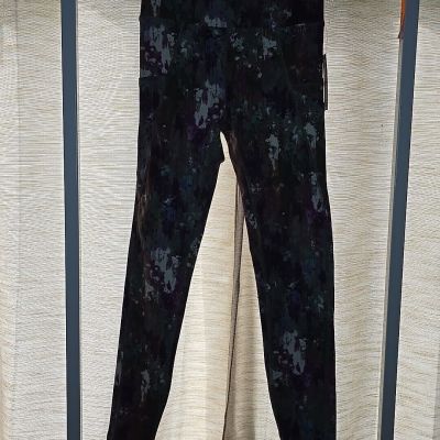 Tahari Sport Women’s Camouflage Double Cell Pocket Athletic Leggings. Size Small