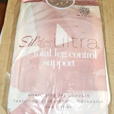 Silkies Ultra TLC Support 100502 Queen Beige XL Honey Pantyhose NIP