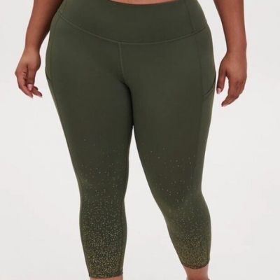 Torrid SPORT Size 4 Active Core Crop Legging Side Pockets Olive Green Gold Foil