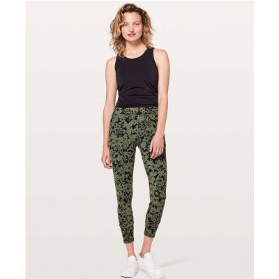 Lululemon In Movement 7/8 Tight *Everlux 25