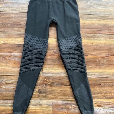 Spanx Look At Me Now Seamless Moto Legging  Black/Gray X-Large #50193R  Like New