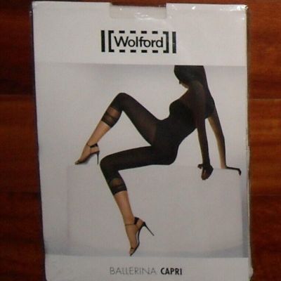 NWT Women's Wolford Ballerina Capri Leggings Color White  Size M Style 18715