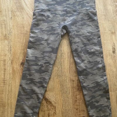 Spanx Camo Look At Me Now Leggings Womens Large Cropped Seamless Size Large