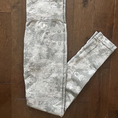 Light Gray Camo Women’s Best Leggings